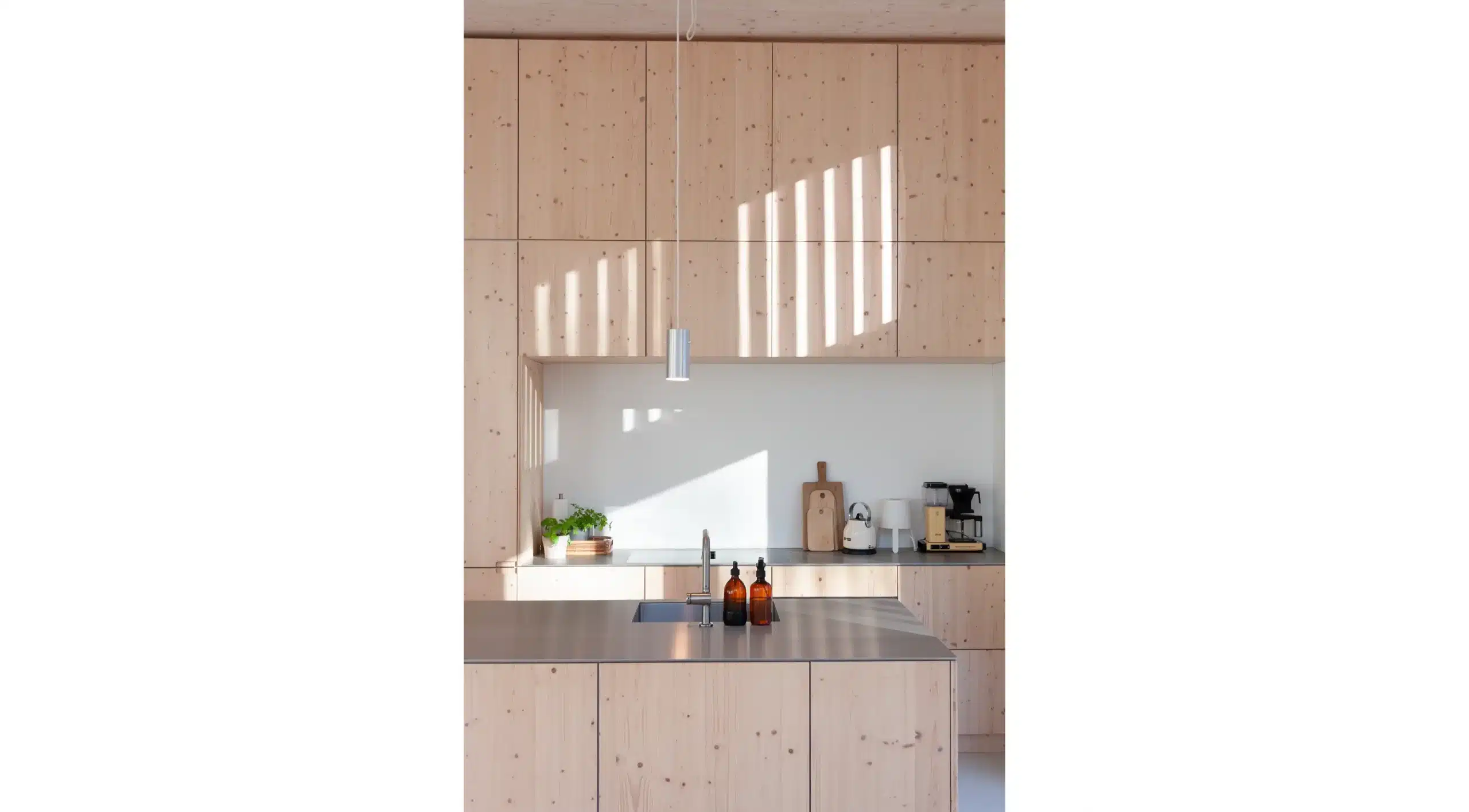 Innenausbau in moderner Holzbauweise von rotes pferd GmbH